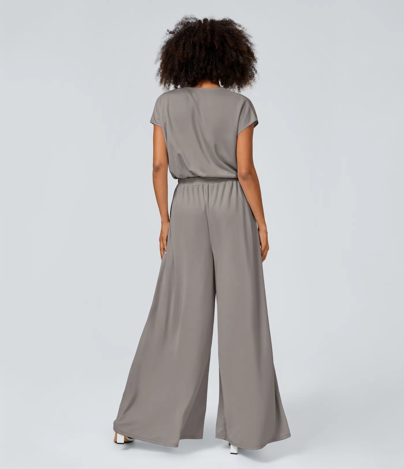 Jumpsuit mit V-Ausschnitt