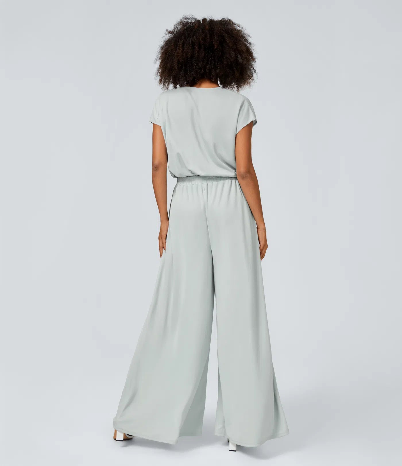 Jumpsuit mit V-Ausschnitt