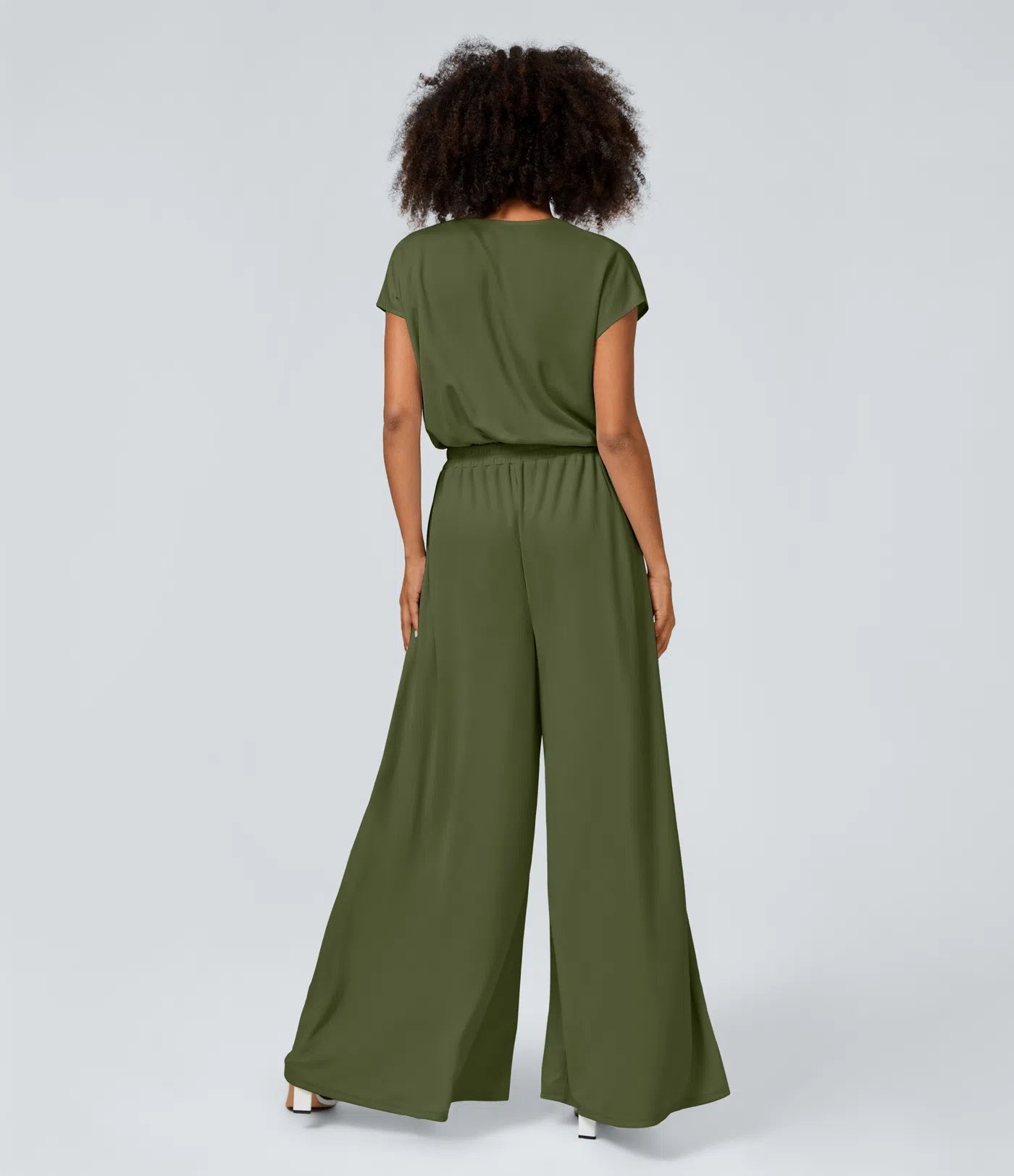 Jumpsuit mit V-Ausschnitt